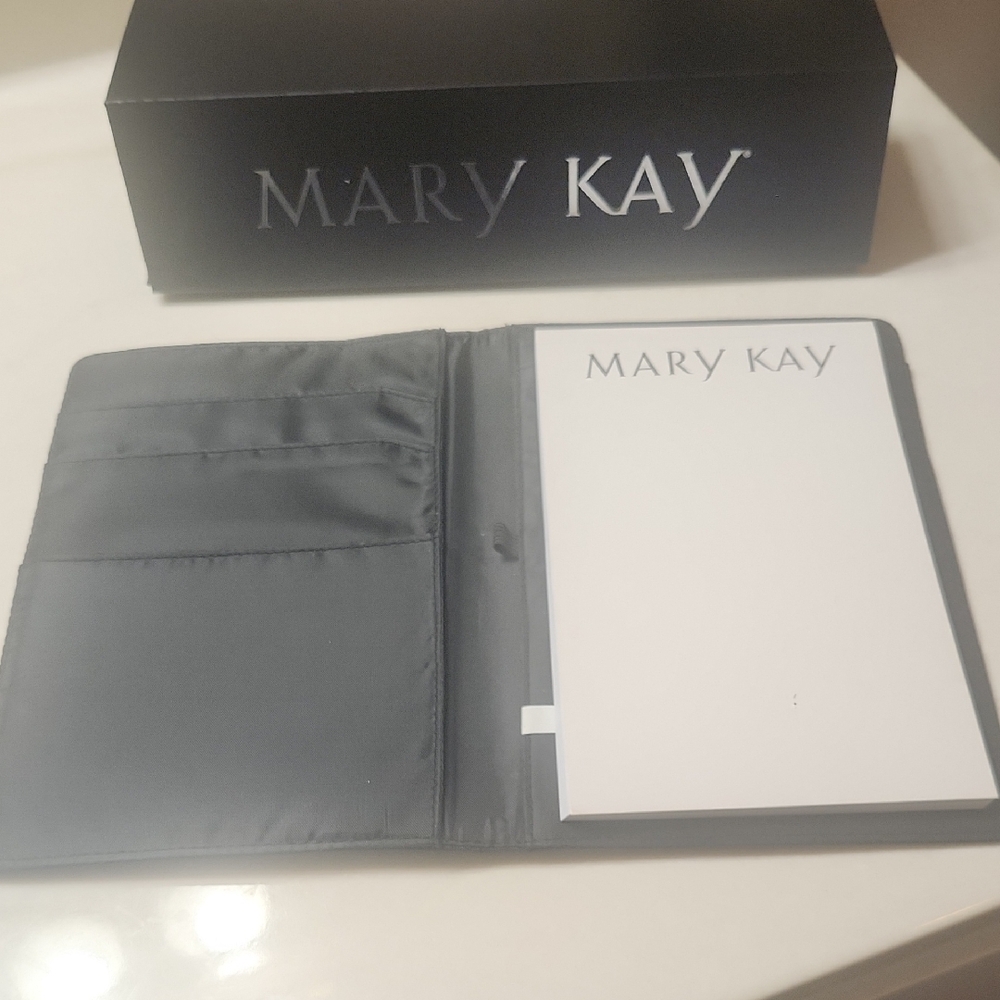 Mary Kay Sleek Black Lipstick Holder and Portfolio